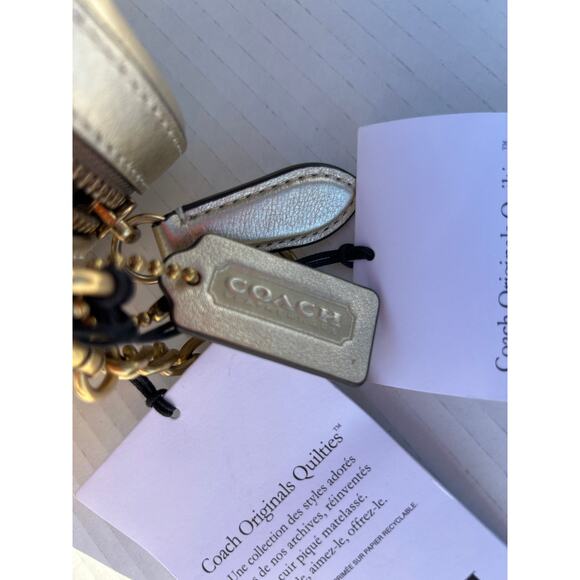 Coach | Gold Trail Crossbody Bag with Quilting - Picture 15 of 16